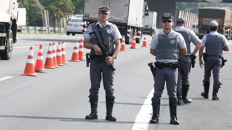 Polícia Rodoviária realiza operação especial de patrulhamento de trânsito.
