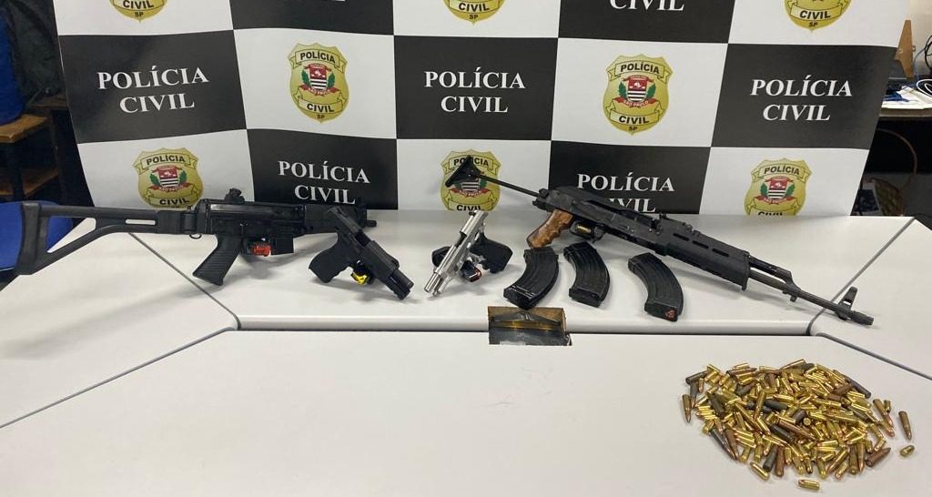 Armas apreendidas pela Polícia Civil em Mogi das Cruzes
