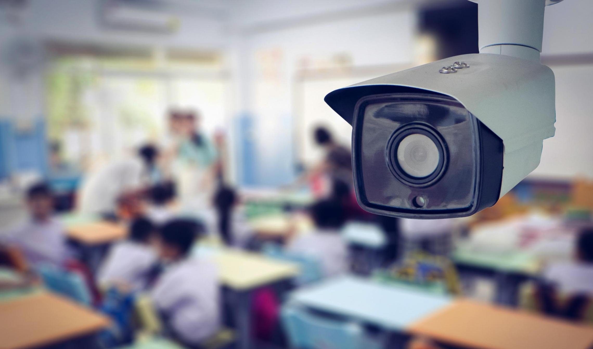 Câmeras em escolas