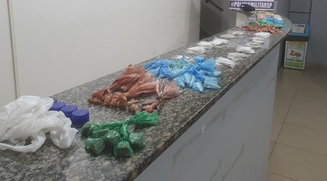 Drogas apreendidas pela PM SP na Vila Pomar - Mogi das Cruzes