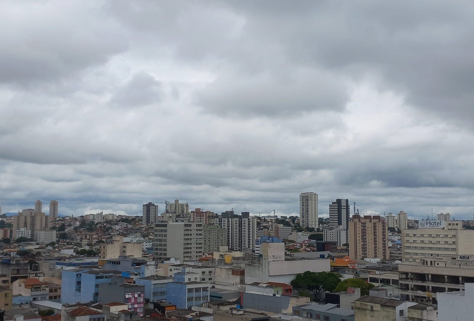 Céu de Mogi das Cruzes Nublado