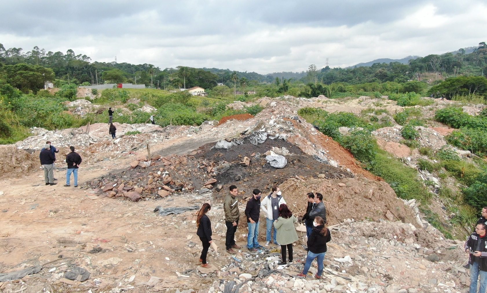 Descarte irregular resíduos de construção civil