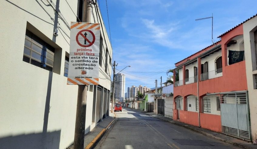 Sinalização próxima a escola é alterada para melhorar mobilidade e  segurança, Mogi Agora