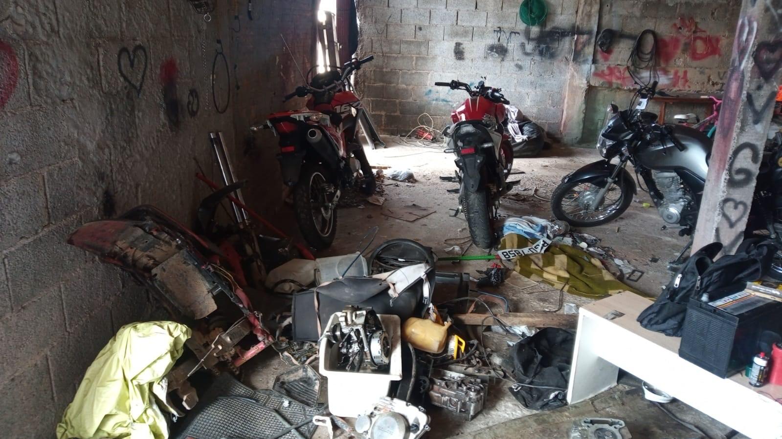 Desmanche de motos é encontrado em Barueri