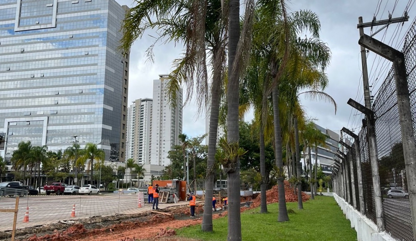 Obras de rotatória no Mogilar