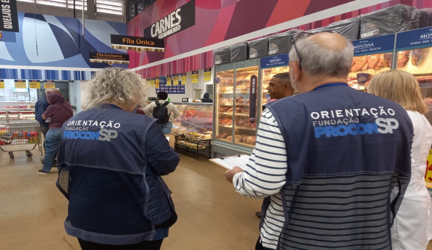 Fiscais do Procon visitam supermercados