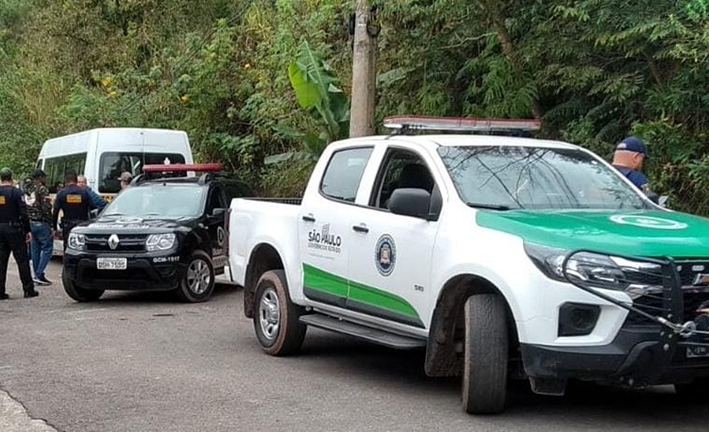 Veículo de transporte roubado em Ferraz de Vasconcelos