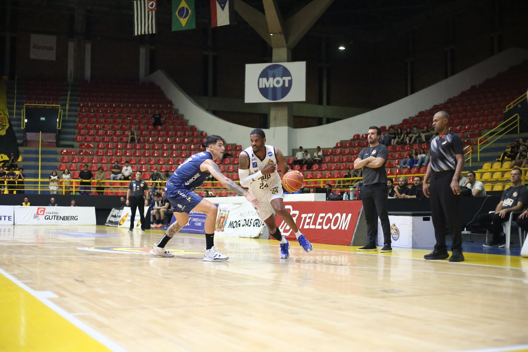 São José estreia nos playoffs do NBB no Teatrão