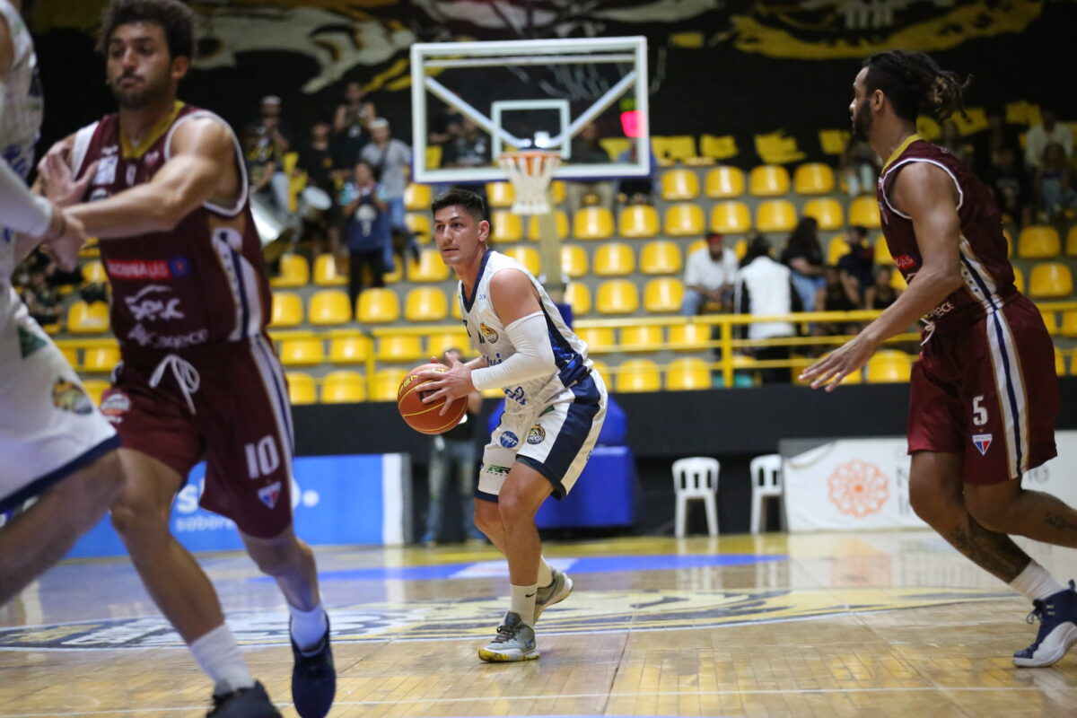 Mogi Basquete vs Fortaleza