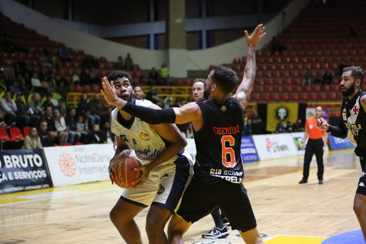 Mogi Basquete é superado pelo São Paulo no primeiro jogo dos Playoffs