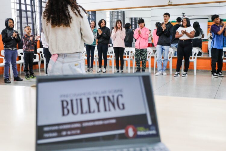 Projeto Contra Bullying Ferraz