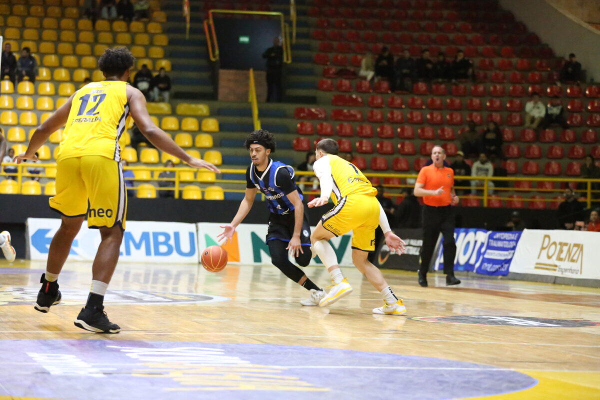 Mogi Basquete vs Pinheiros