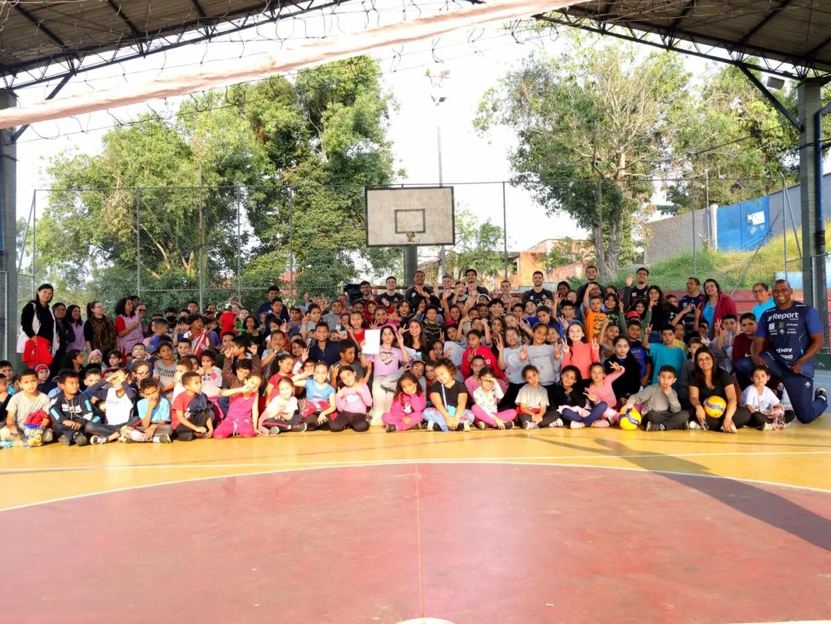 Suzano Vôlei Visita Escolas