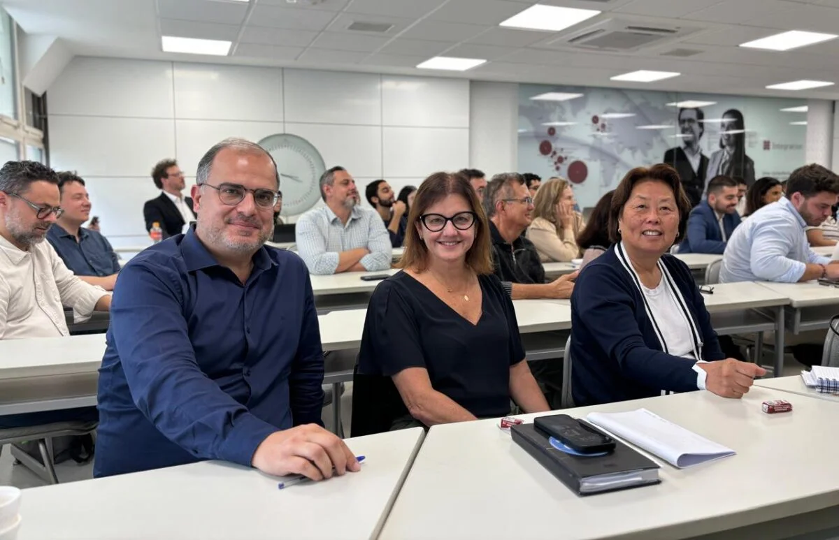 Mara Bertaiolli e Téo Cusatis em Seminário sobre Transição de Governos