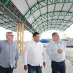 Prefeito Pedro Ishi visita obra