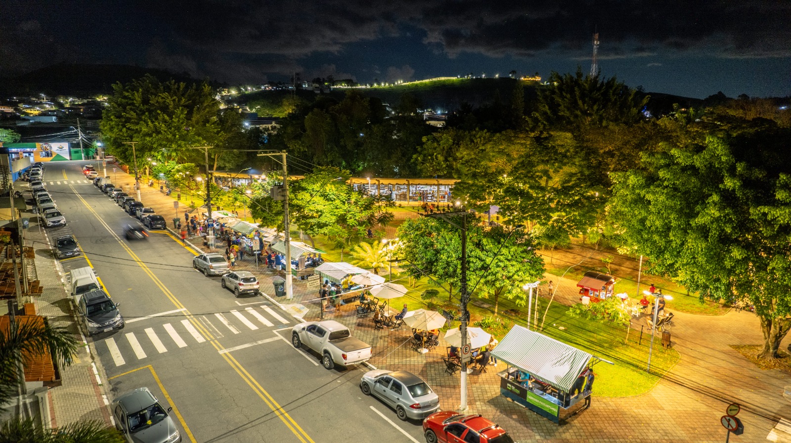 Feira Noturna Guararema