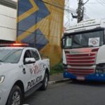 Caminhão recuperado em Guararema