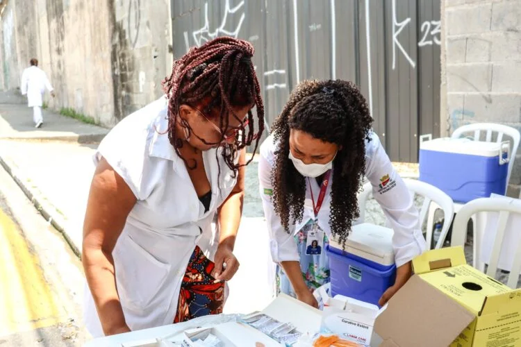 Vacinação Contra Gripe Ferraz