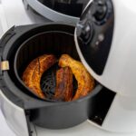 Banana assada com canela e mel na airfryer