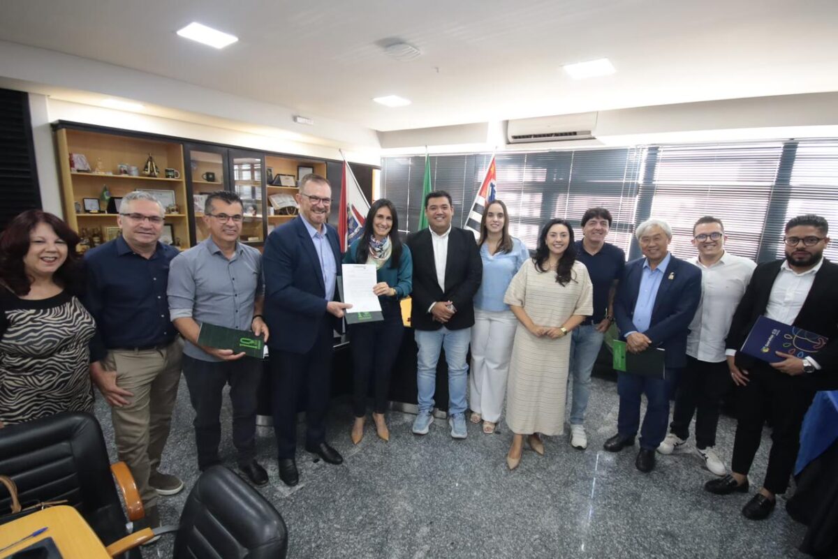 Natalia Resende em suzano