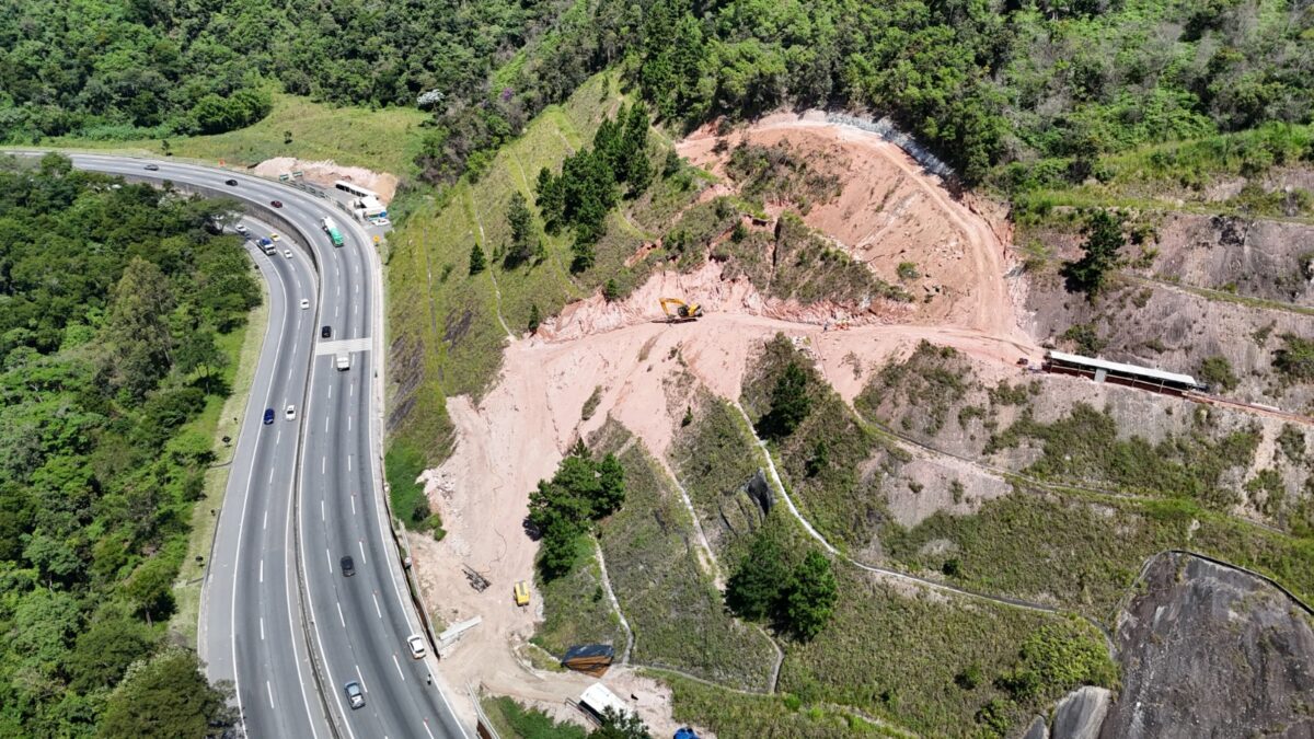 Obras em talude na rodovia mogi-Dutra (sP-088)