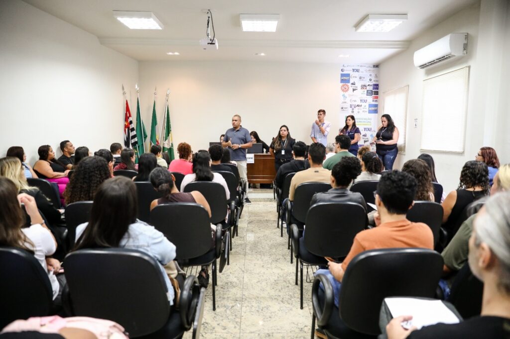 Mutirão de Emprego Ferraz