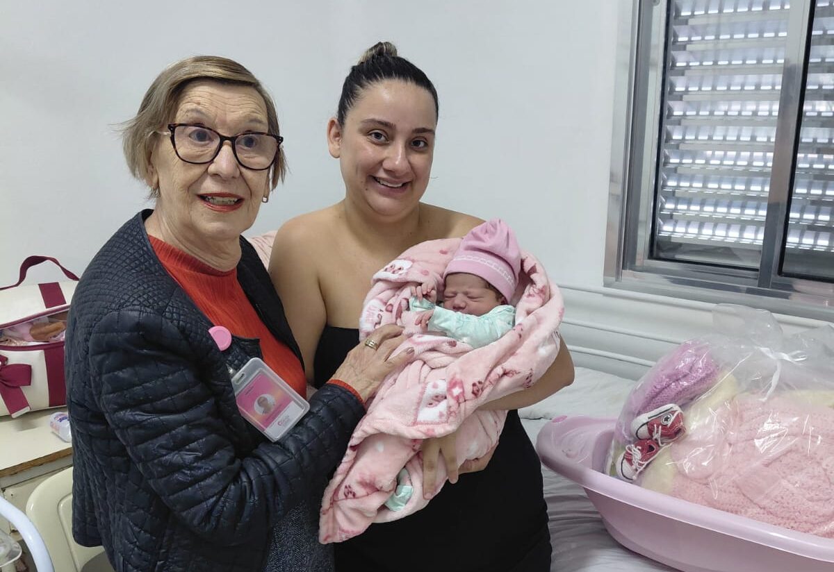 Primeira criança nascida na Santa Casa de Mogi no Domingo das Mães