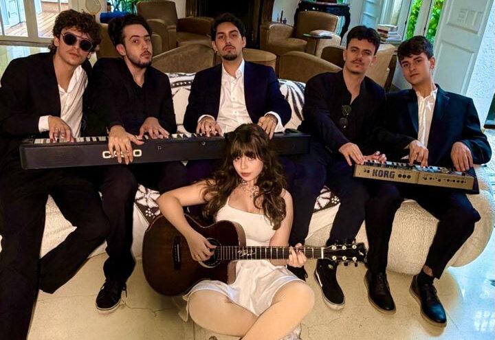 Gaby Novais e banda