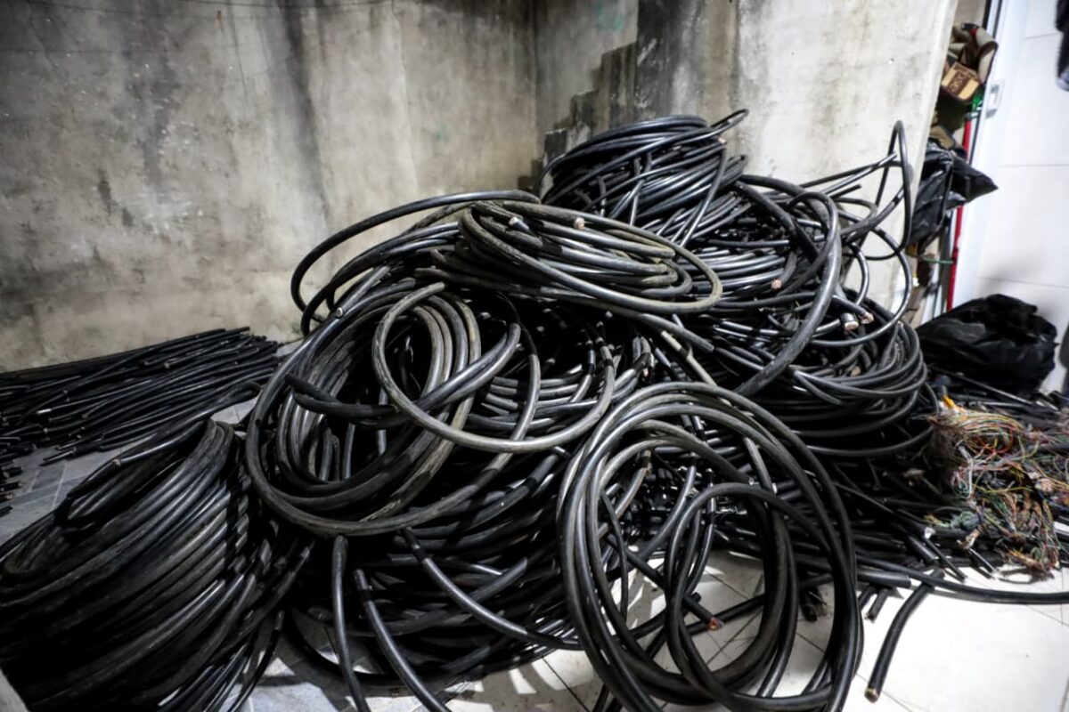 apreensão de fios furtados em Suzano