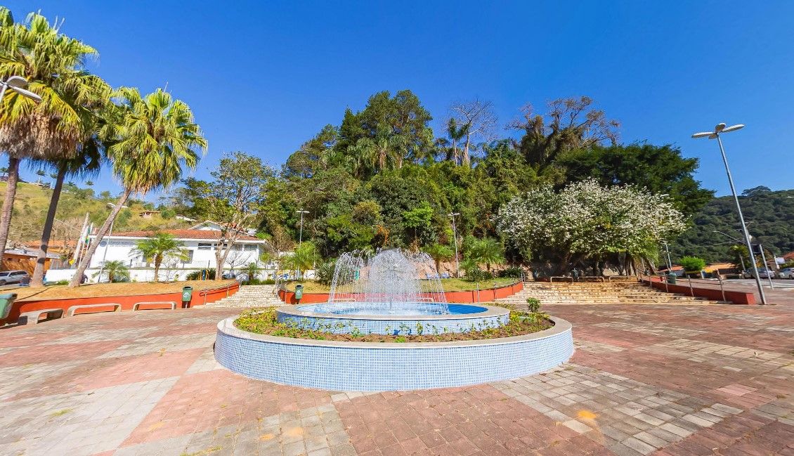 Praça dos Expedicionários - Guararema