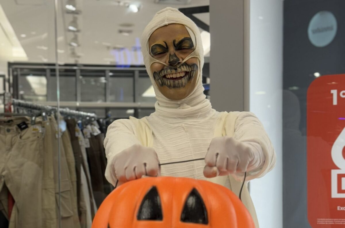Halloween Mogi Shopping